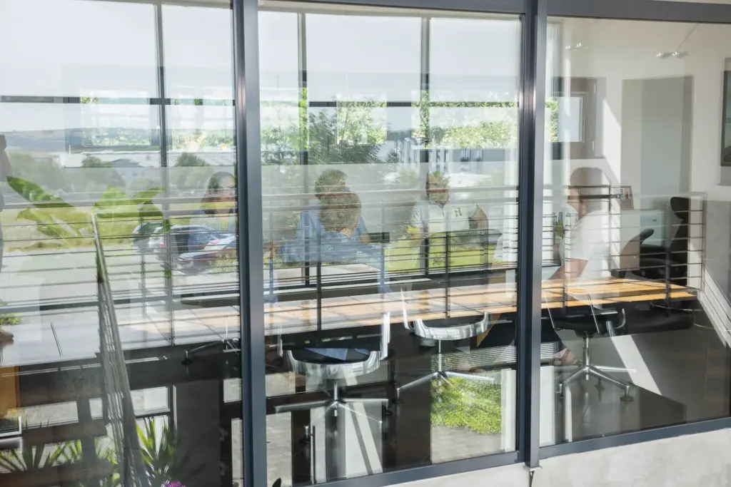 Unternehmensbranding für EcoTax in Polch - Mitarbeiterfotos - hier Meetingraum