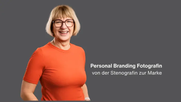 Karina Schuh – Personal Branding Fotografin aus Polch bei Koblenz, in Orange gekleidet. Vom DDR-Grau zur unverwechselbaren Marke.