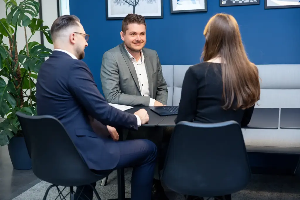 Team von Erstlage Immobilien – professionelles Teamfoto