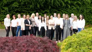 Teamfoto Seybold Steuerberatung Straßenhaus, 19 Mitarbeitende